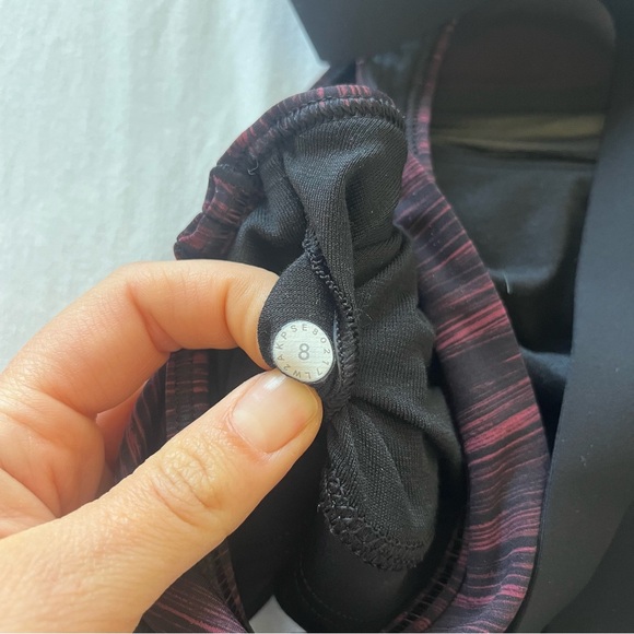Lululemon Sports Bra. Sz. 8 - Picture 4 of 4